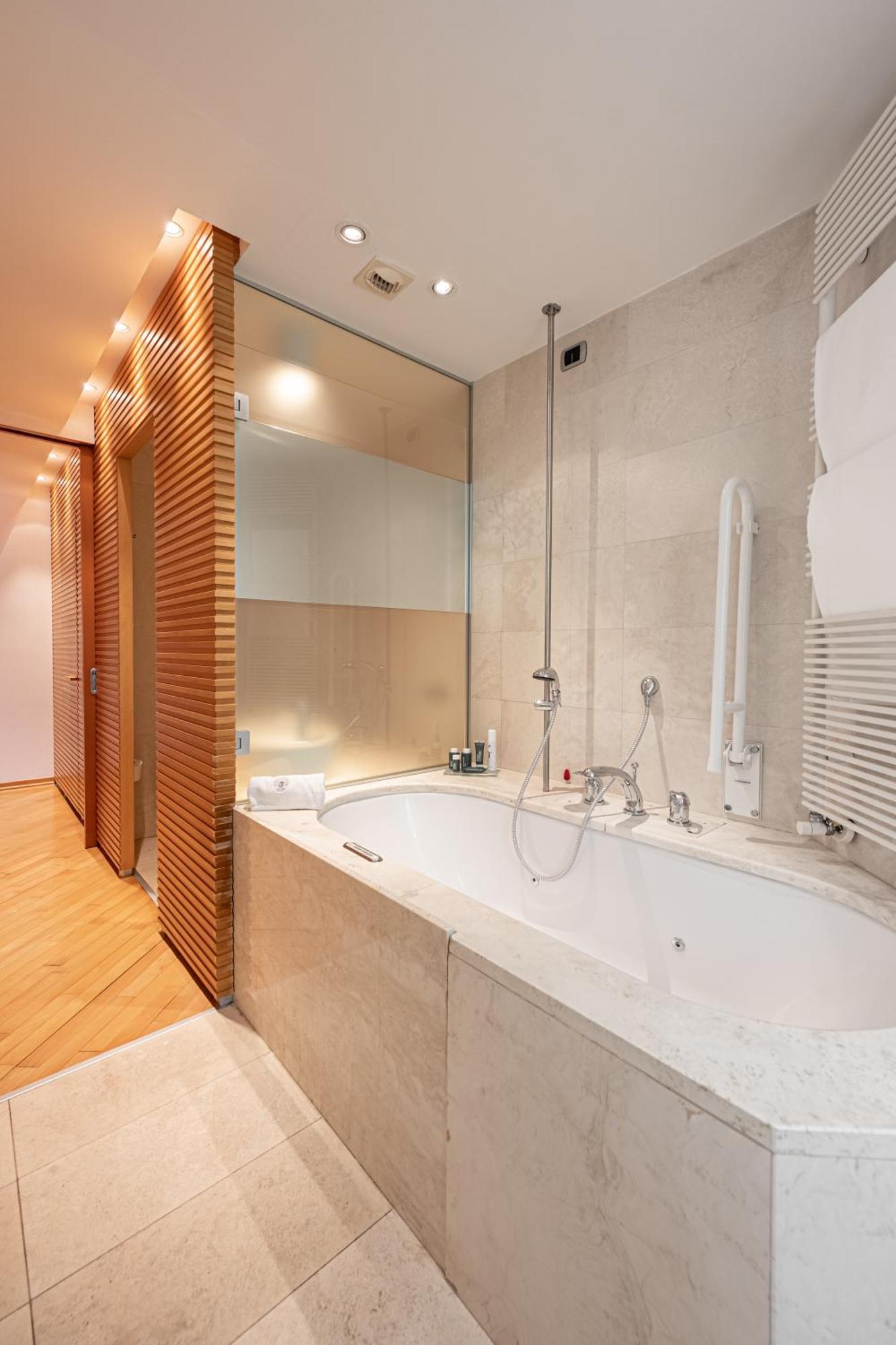 Grand Hotel Terme Di Comano Comano Terme Quarto foto